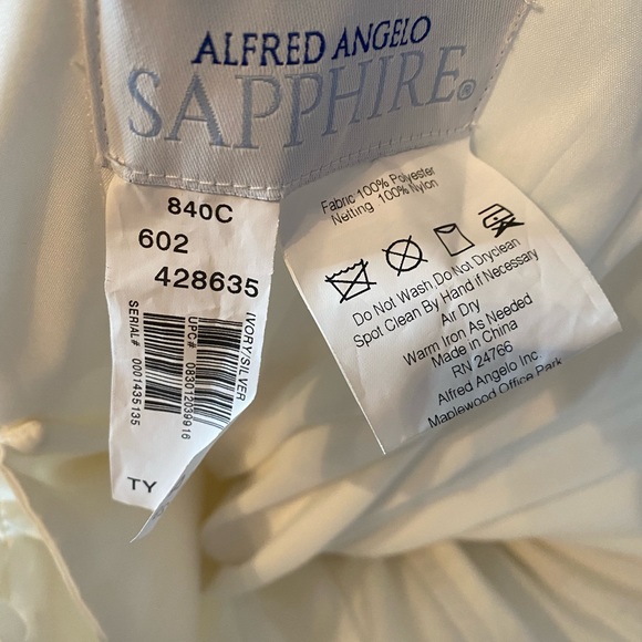 Alfred Angelo Sapphire Collection Ivory Silver Jewel Ballgown Wedding Dress 14 - Picture 11 of 12